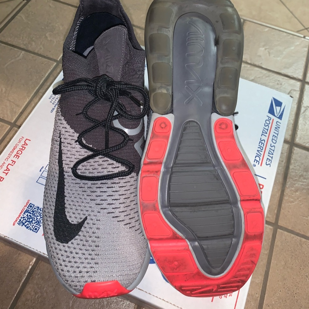 Nike 270